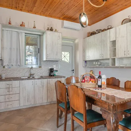 Angelina'S Stone Village House Holiday home *
