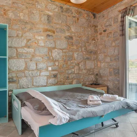 Holiday home Angelina'S Stone Village House Valira