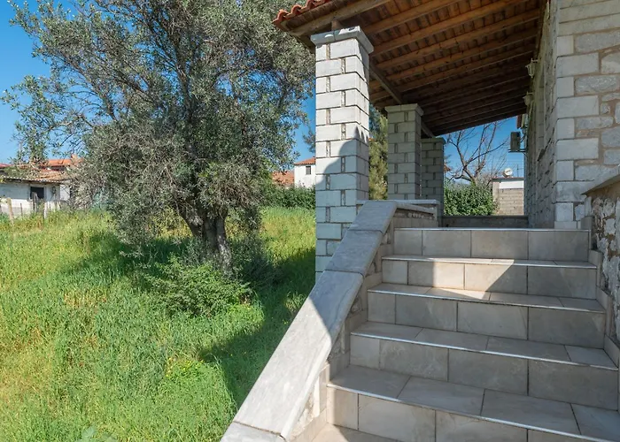 Angelina’s Stone Village House Semesterbostad